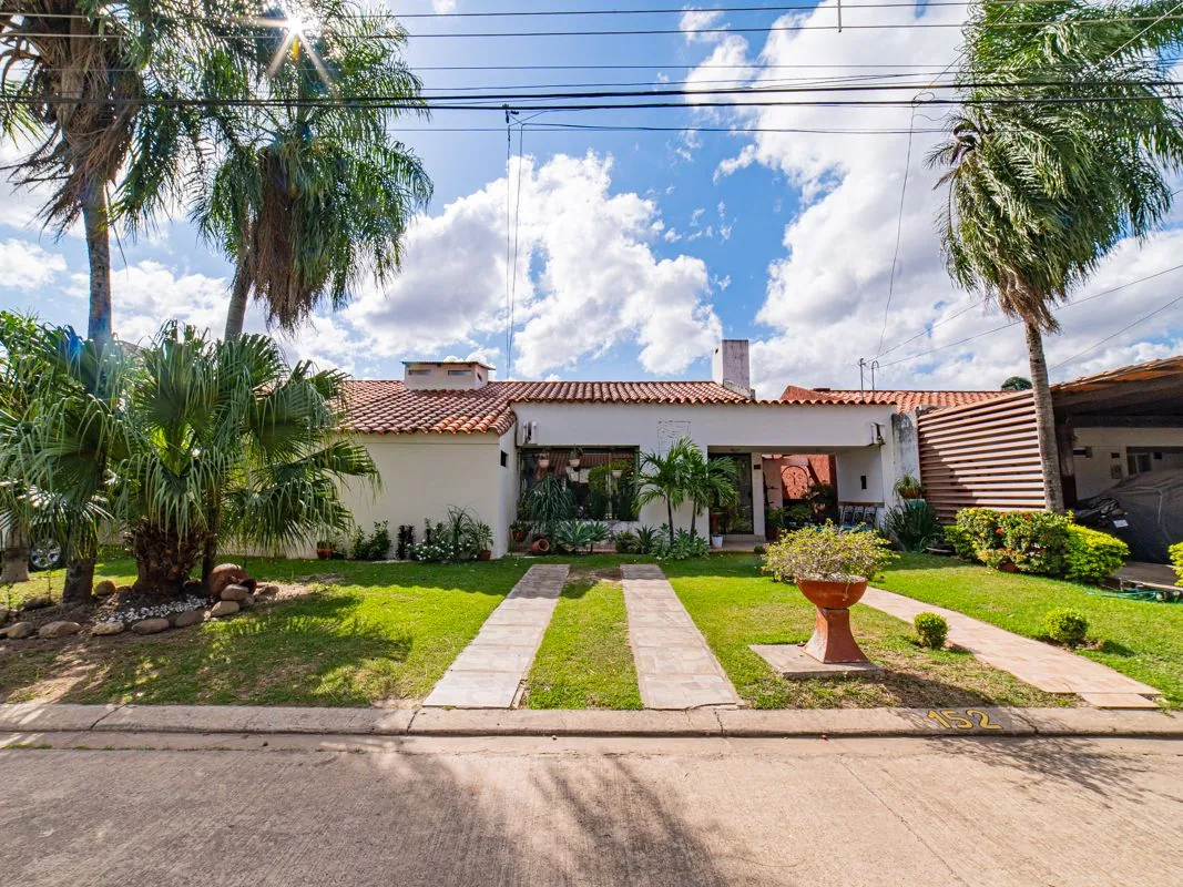 Casa de 4 dormitorios en Zona Este Carretera a Cotoca entre 7mo y 8voto anillo codominio Bella VIsta — foto 2