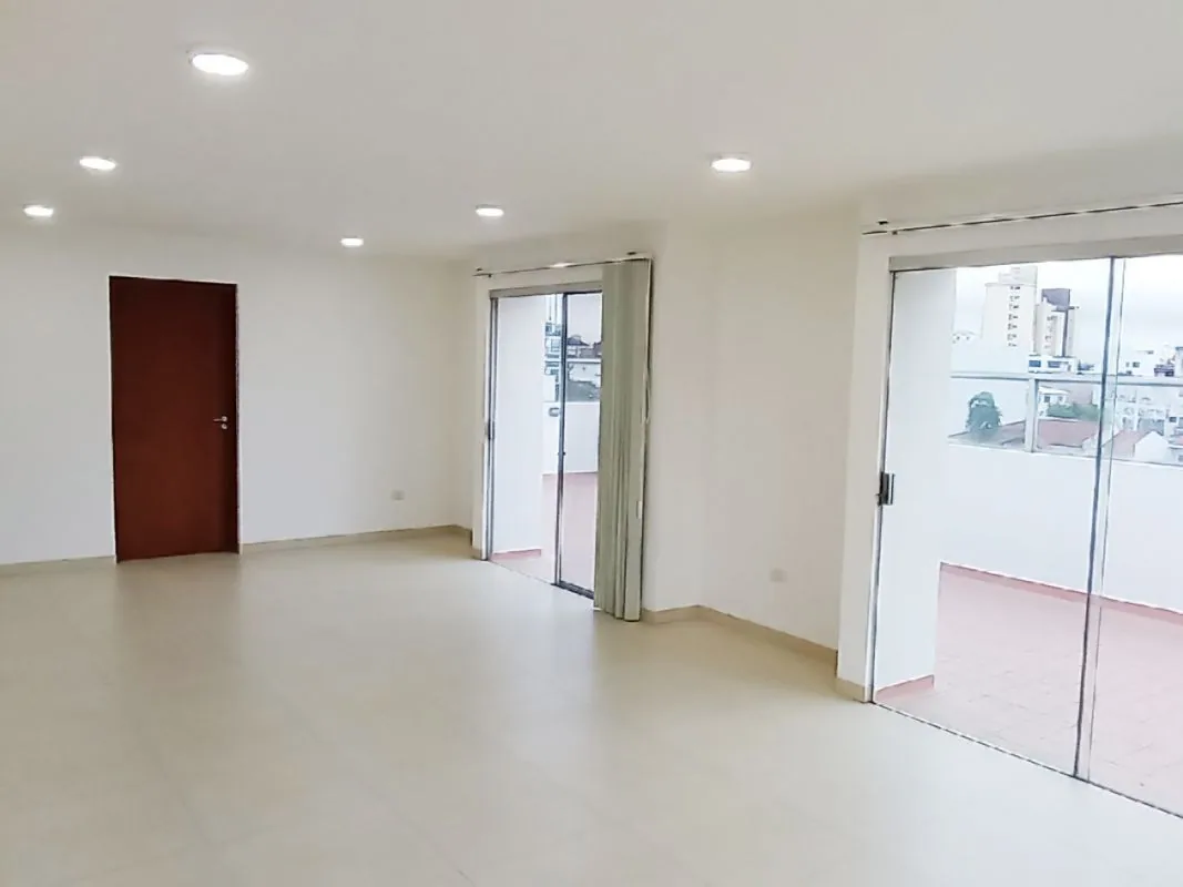 Departamento de 3 dormitorios en Calle La Pata 8 — foto 2