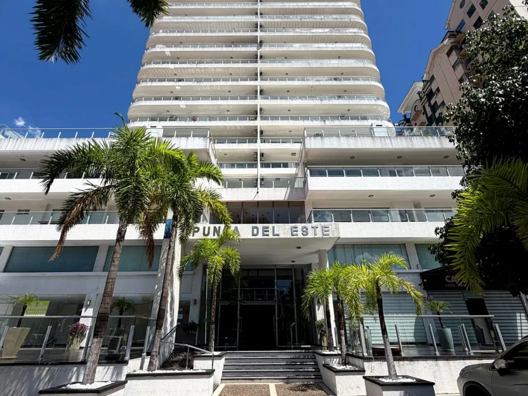 Departamento de 3 dormitorios en Calle Libertad casi 2do. anillo