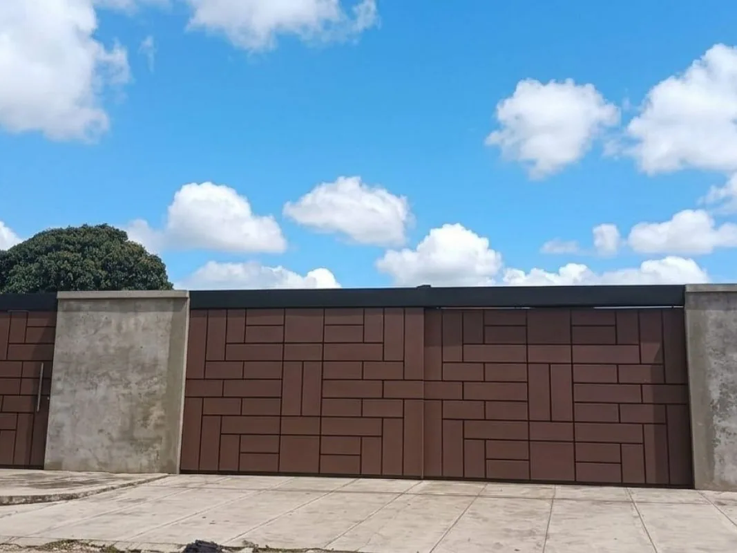 Casa de 6 dormitorios en AV CENTINELAS DEL CHACO A MEDIA CUADRA DEL CUARTO ANILLO — foto 1