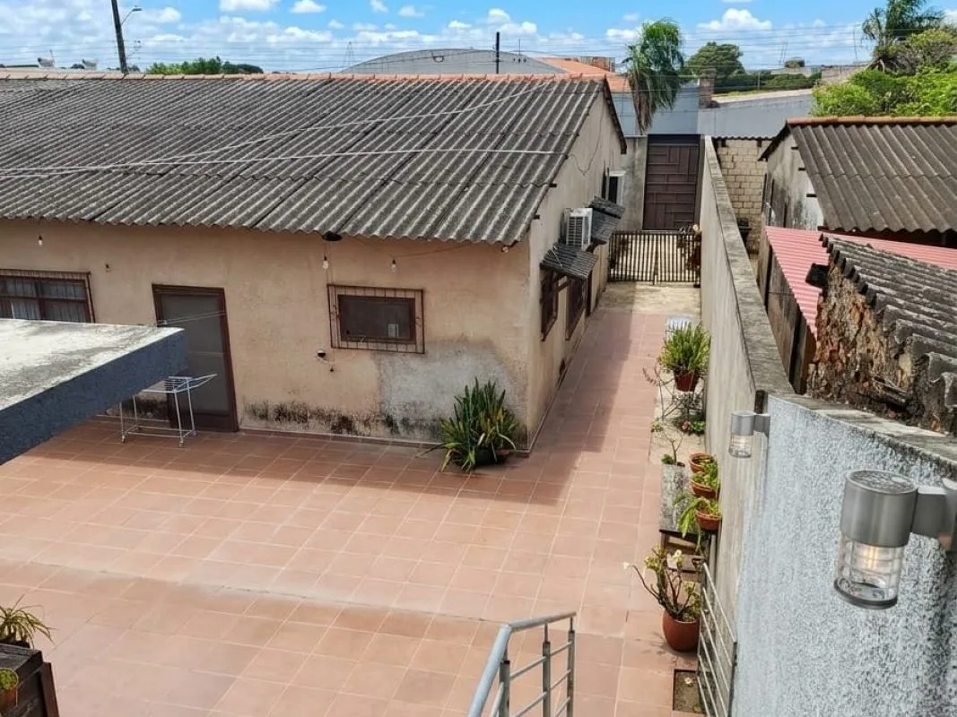 Casa de 6 dormitorios en AV CENTINELAS DEL CHACO A MEDIA CUADRA DEL CUARTO ANILLO — foto 4
