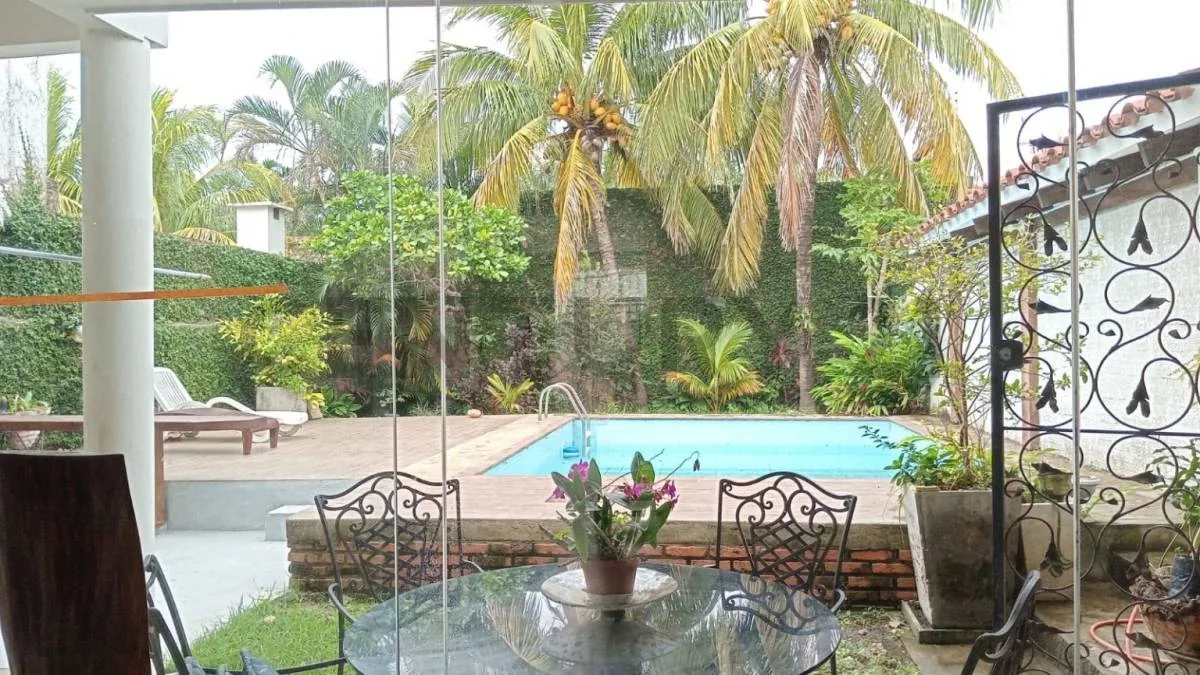 Casa de 4 dormitorios en Oeste — foto 1
