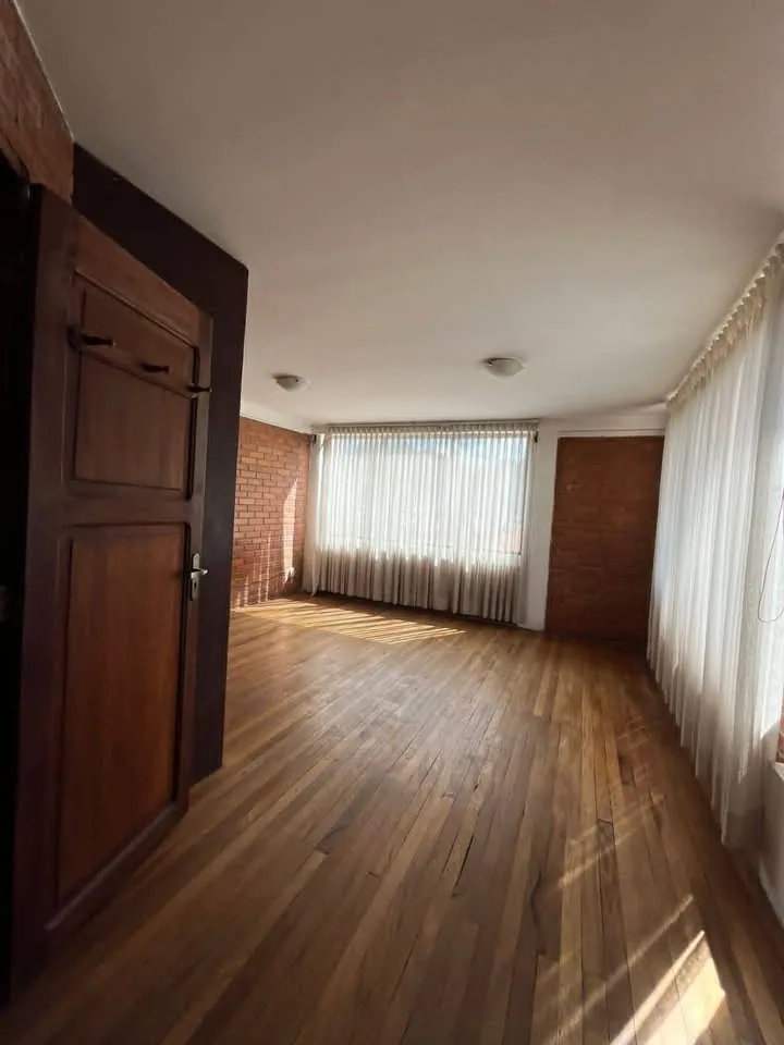 Casa amplia de 3 dormitorios en Achumani — foto 2