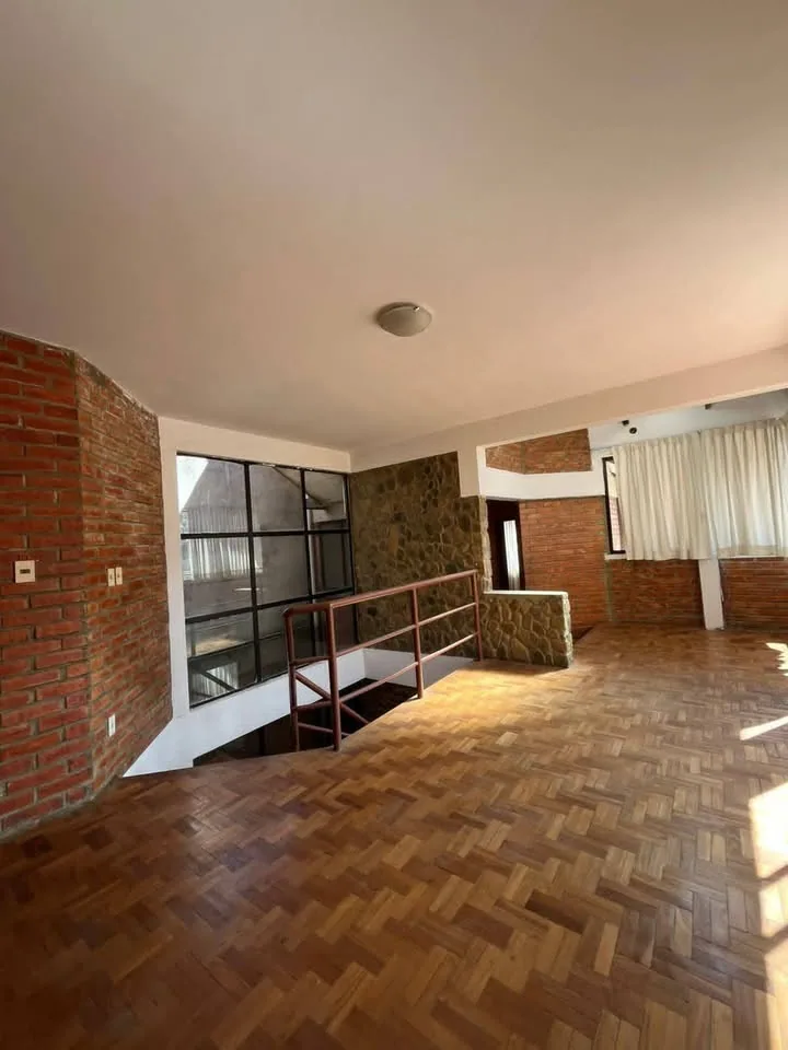 Casa amplia de 3 dormitorios en Achumani — foto 3