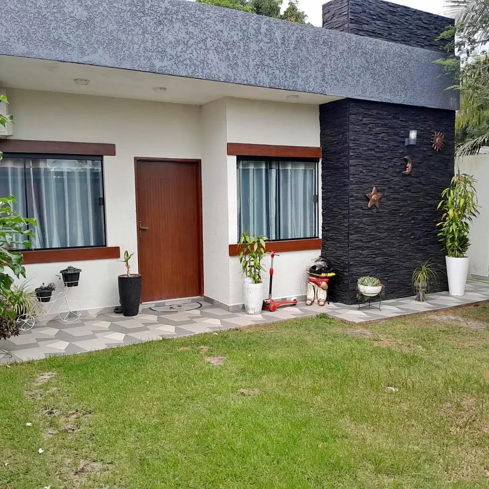 Casa económica en Urbanización Leónidas