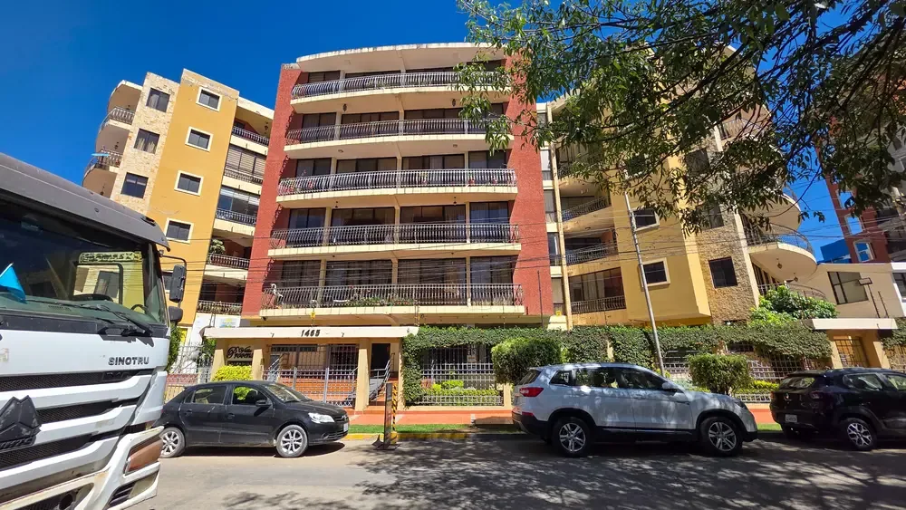 Departamento de 3 dormitorios en Queru Queru — foto 1