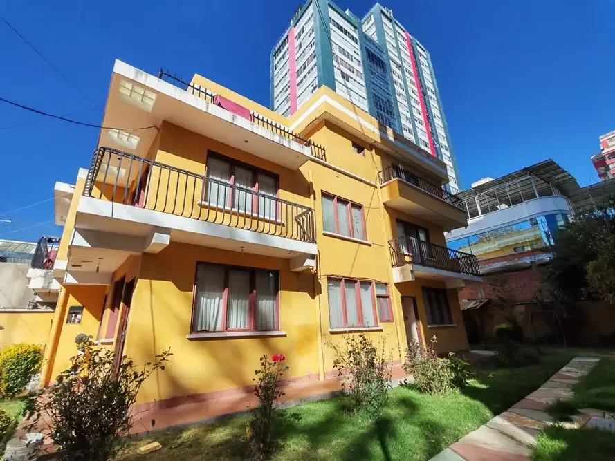 Casa de 7 dormitorios en Cota Cota — foto 2