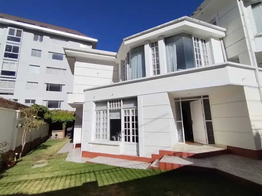 Casa de 4 dormitorios en Achumani — foto 1