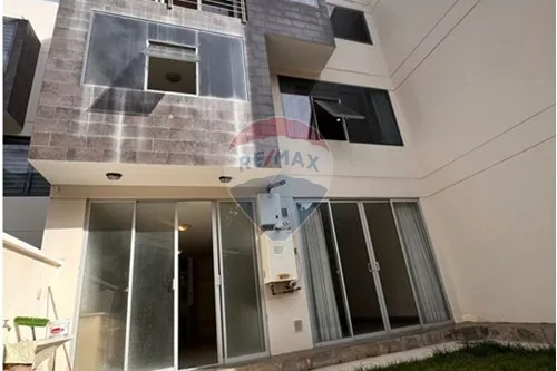 Casa de 4 dormitorios en Aranjuez — foto 1