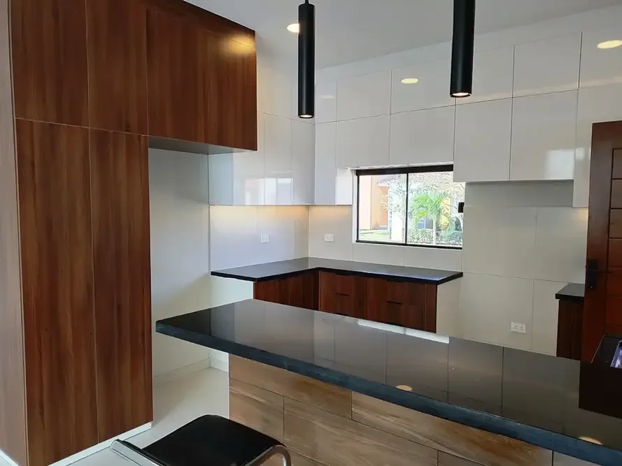 Casa de 4 dormitorios en Noroeste — foto 4