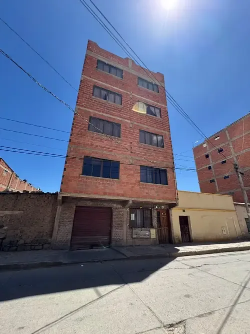 Casa de 15 dormitorios en Noreste