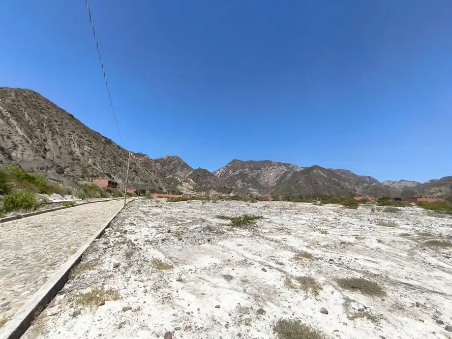Terreno de 300 m² en Mecapaca — foto 4