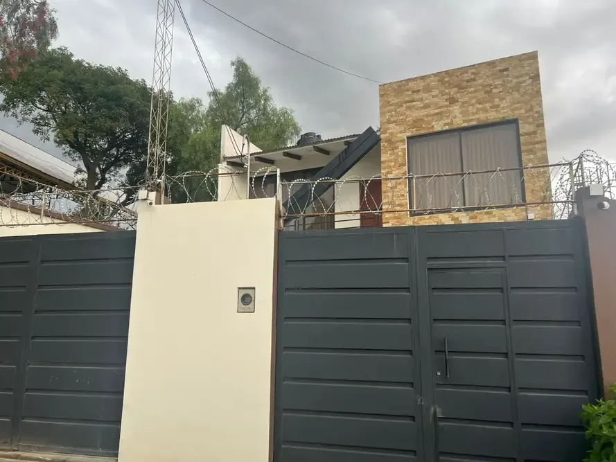 Casa de 4 dormitorios en Tiquipaya — foto 3
