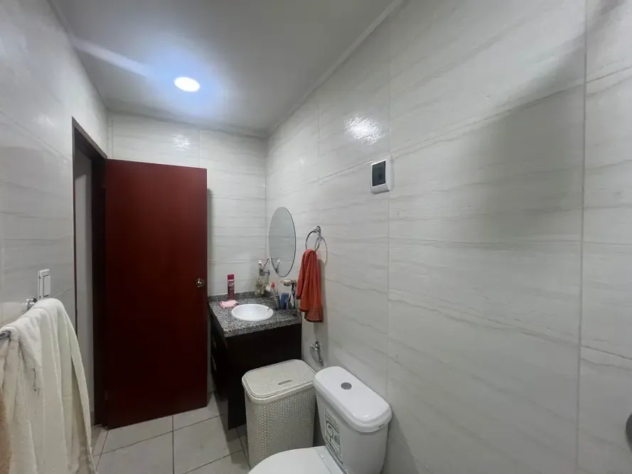 Casa de 4 dormitorios en Tiquipaya — foto 4