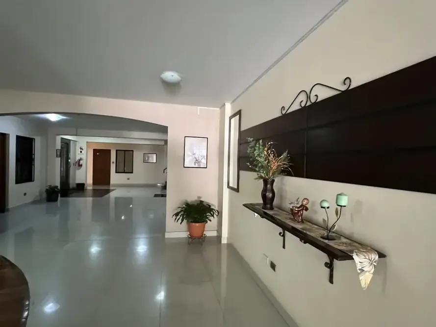 Departamento de 4 dormitorios en Queru Queru — foto 4