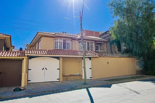 Casa de 4 dormitorios en Sarco — foto 1