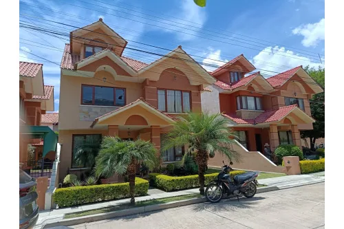 Casa de 4 dormitorios en Sarco — foto 1