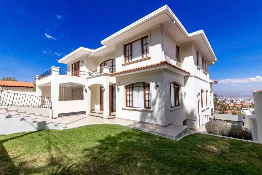 Casa de 4 dormitorios en Queru Queru Alto — foto 2