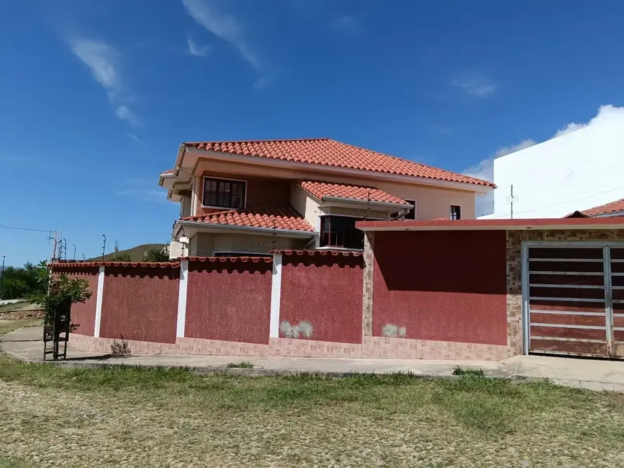 Casa de 4 dormitorios en Noroeste — foto 1