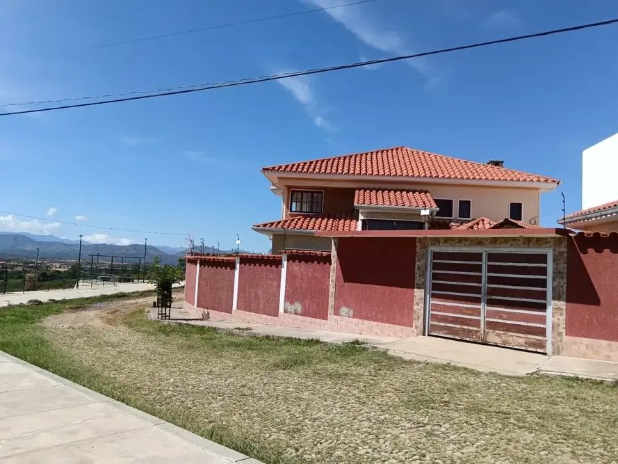 Casa de 4 dormitorios en Noroeste — foto 2