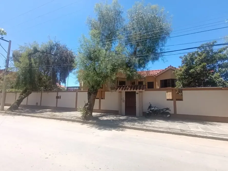Casa de 18 dormitorios en Noroeste — foto 1