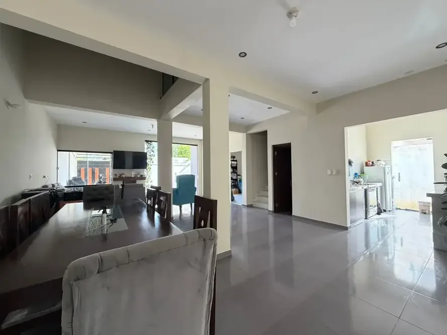 Casa de 4 dormitorios en Oeste — foto 3