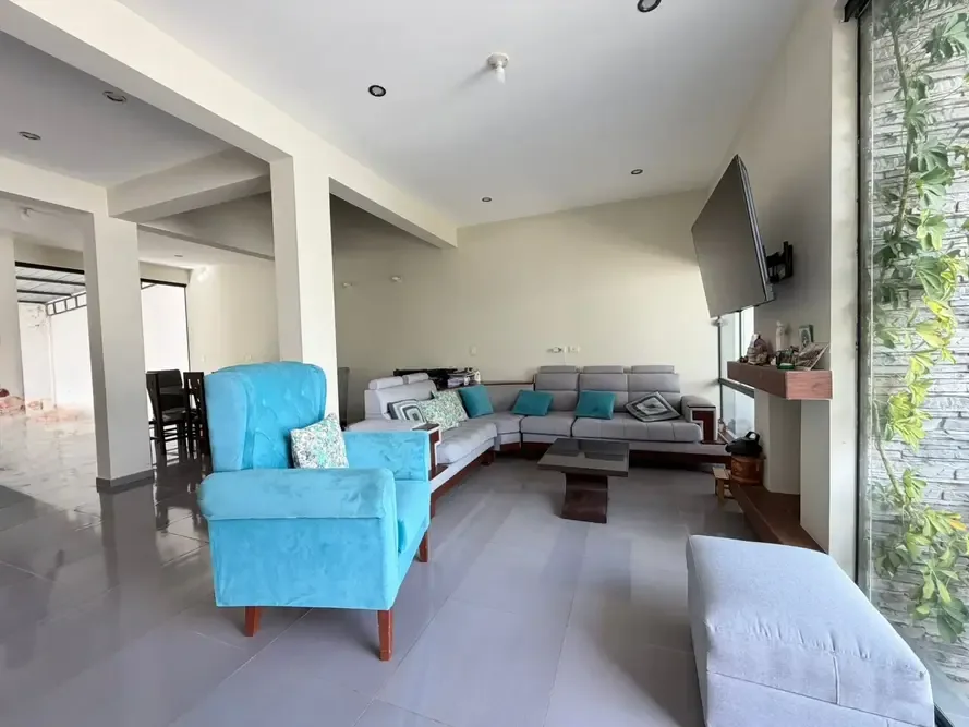 Casa de 4 dormitorios en Oeste — foto 4