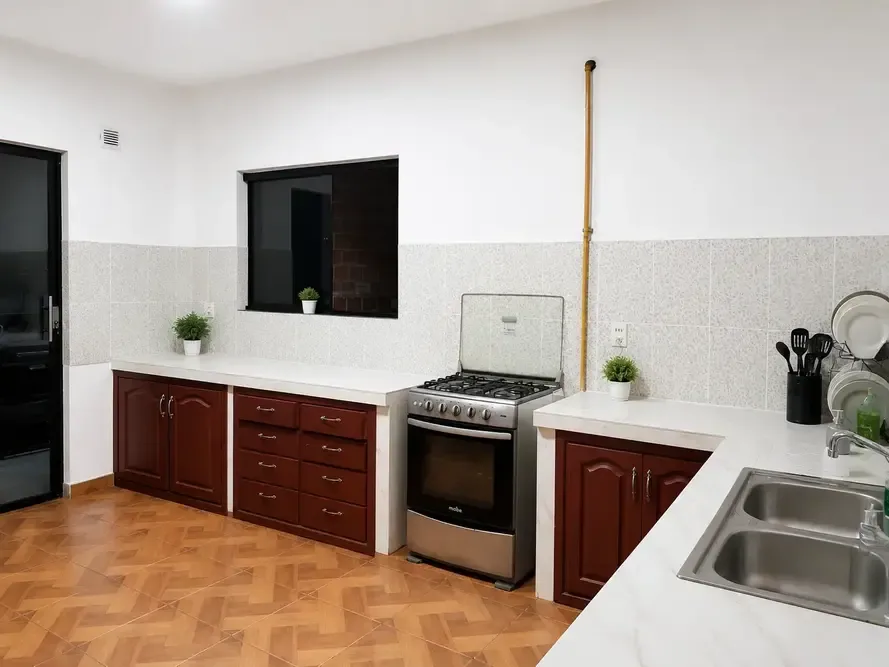 Casa de 4 dormitorios en Sureste — foto 4